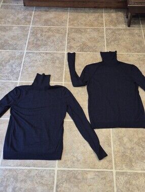 Lot Of 2 Banana Republic Turtleneck Sweaters Size Small, 100% Merino Wool